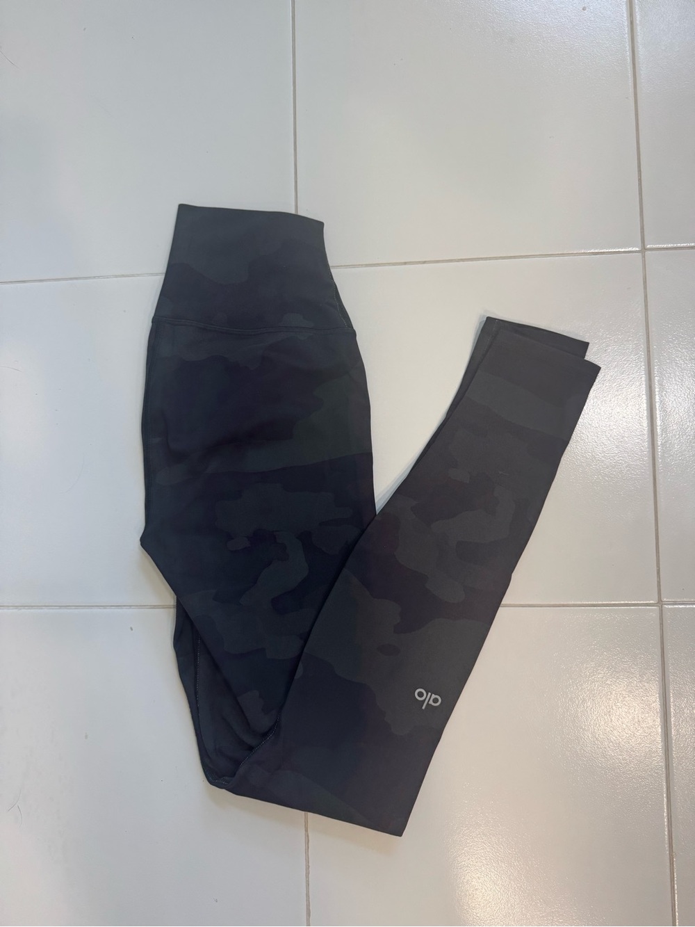 ALO Yoga Black Camo High-Rise Leggings